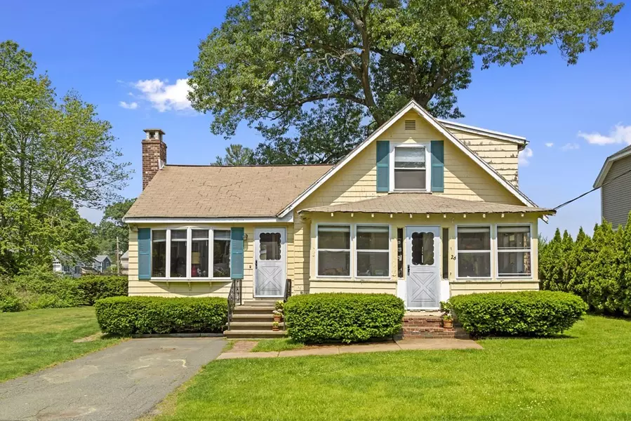 26 Pinewood Rd, Lynnfield, MA 01940