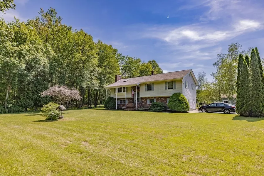 14 Davis Road, Southwick, MA 01077