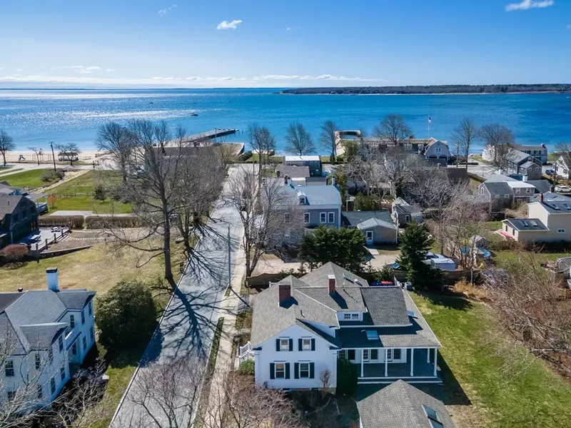 7 North Street, Mattapoisett, MA 02739