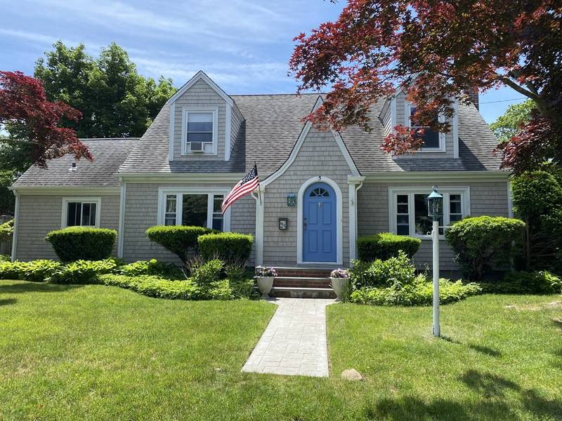 5 William St, Dartmouth, MA 02748