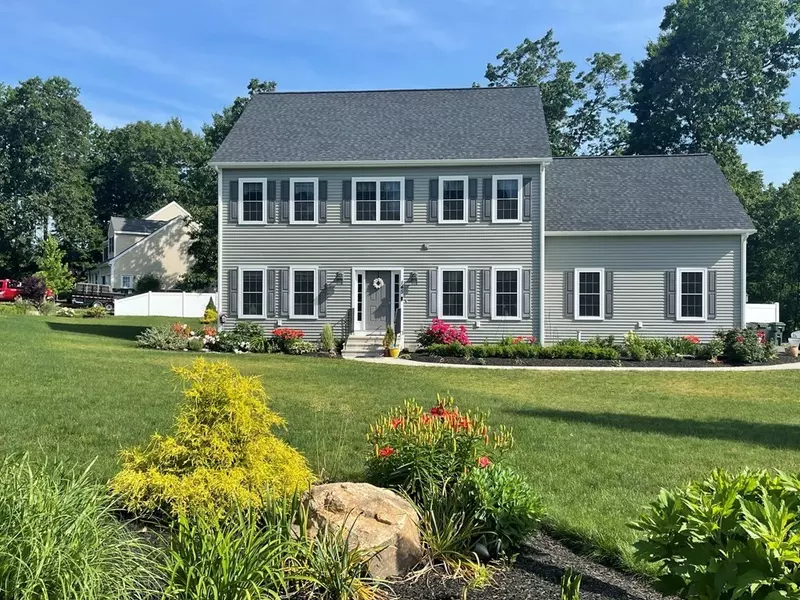 145 Roosevelt Dr, Northbridge, MA 01534