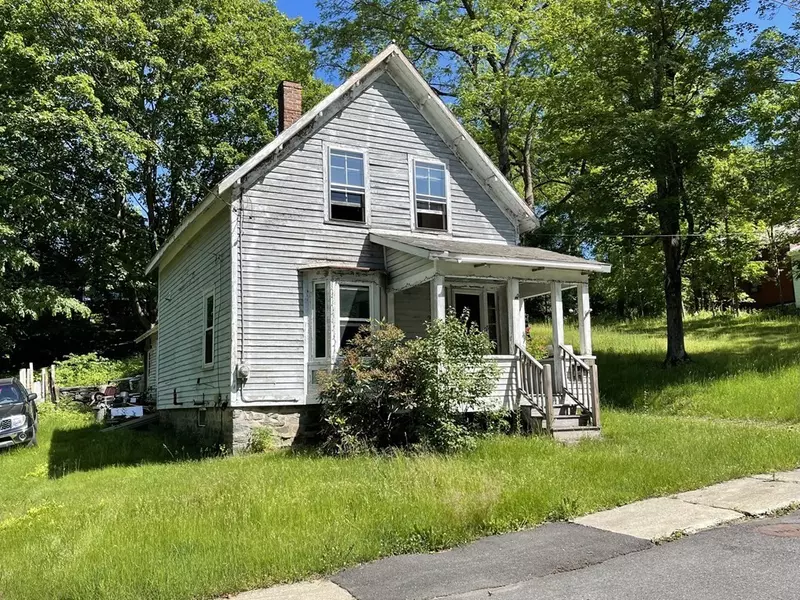 27 Elm Street, Buckland, MA 01338