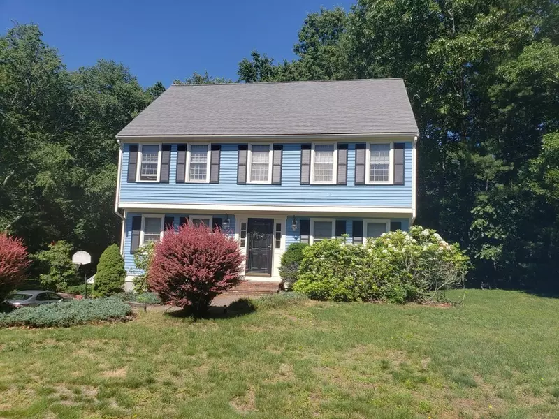 8 Lakeside Ter, Hanson, MA 02341