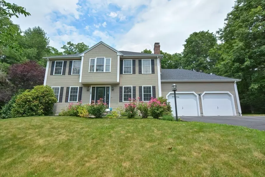 54 Maple Street, Plainville, MA 02762