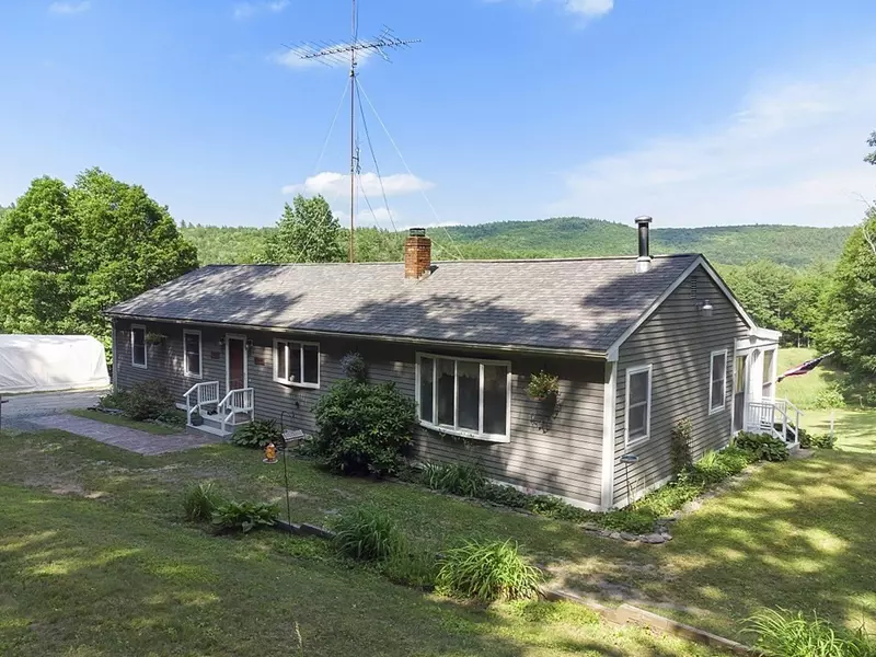 494 W Mountain Rd, Bernardston, MA 01337