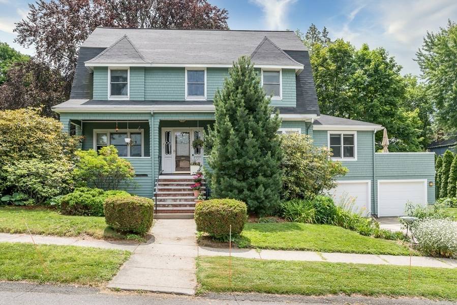 2 Woodlawn Ave, Wellesley, MA 02481