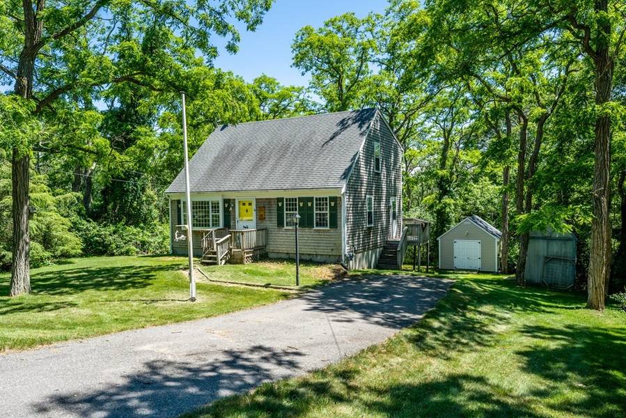 17 Ebenezer Rd, Barnstable, MA 02655