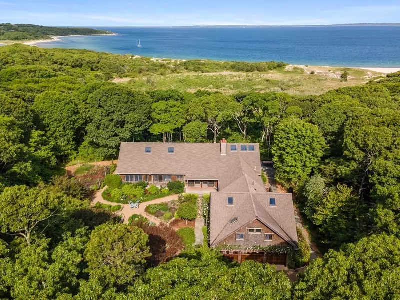 243 Lamberts Cove Rd, West Tisbury, MA 02575