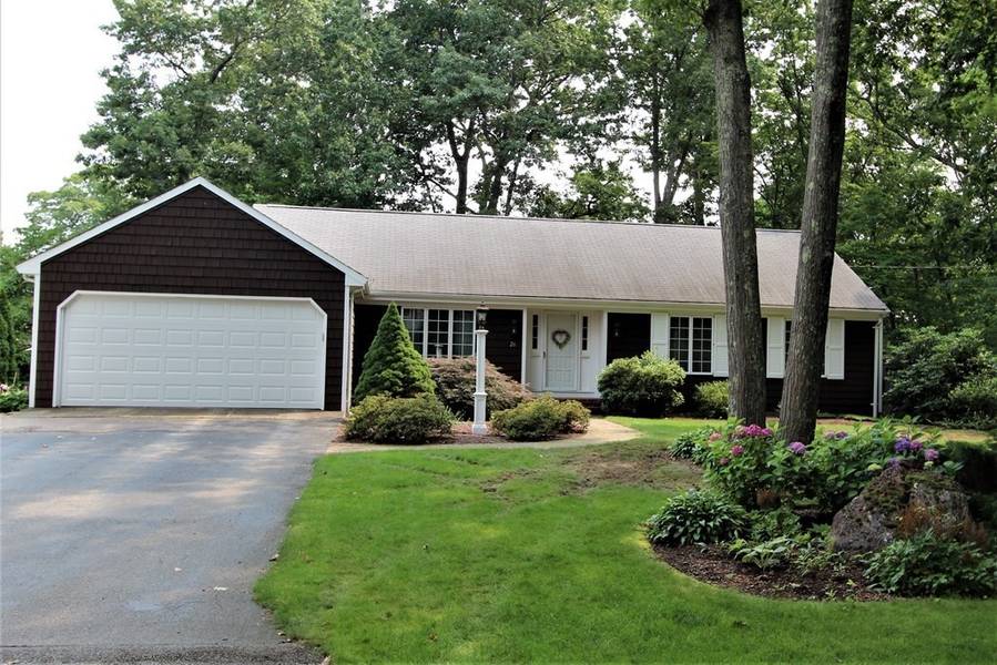 26 Woodcock Lane, North Attleboro, MA 02760