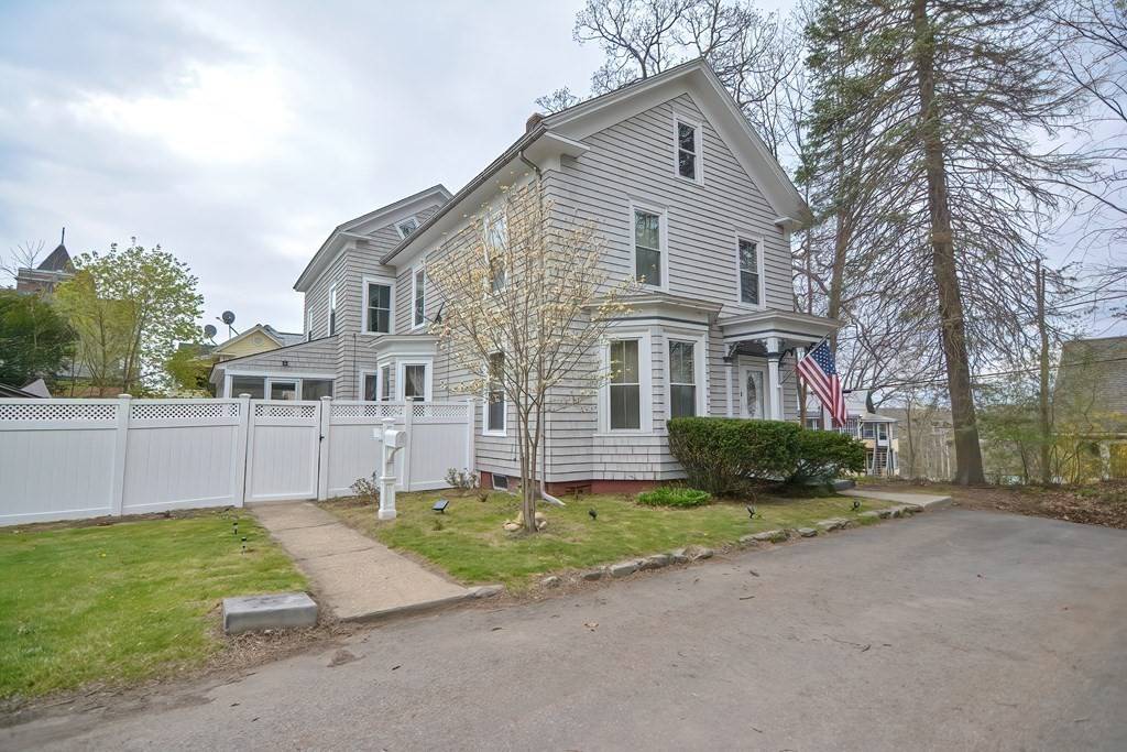 44 Upland St, Athol, MA 01331