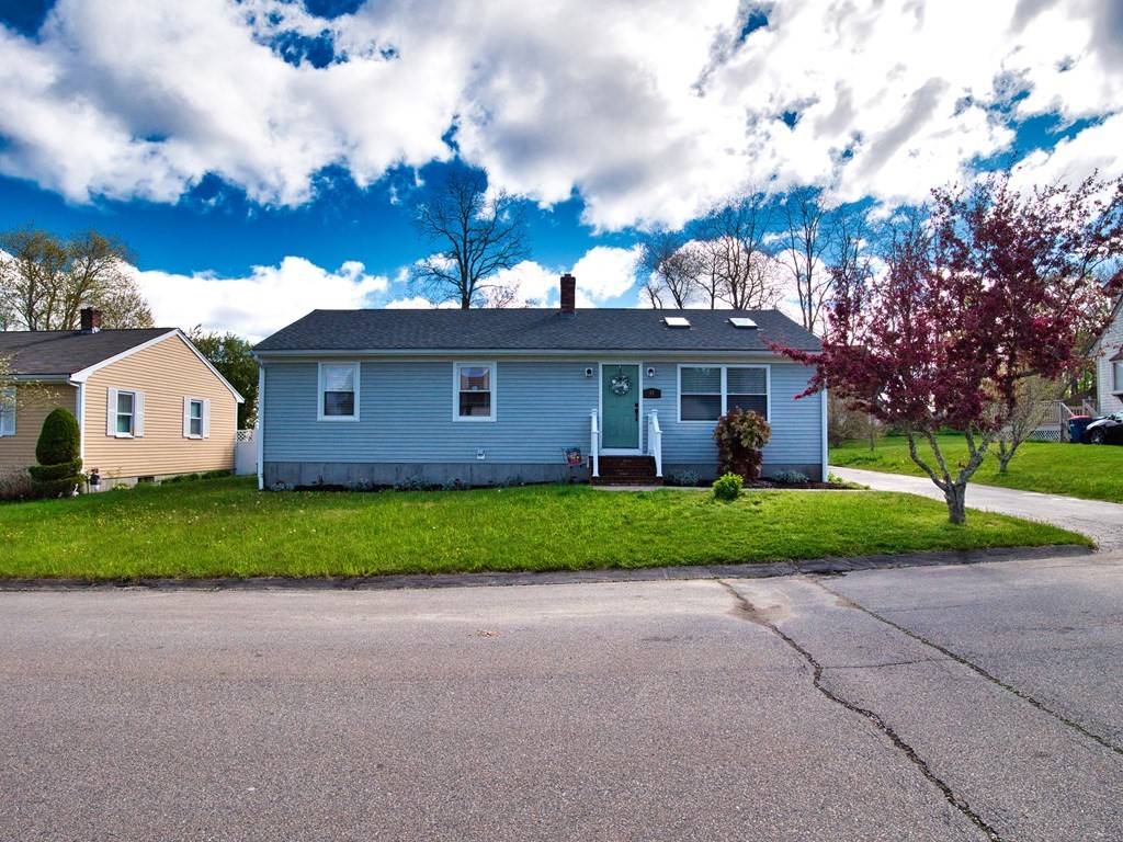 45 Valley View Dr, New Bedford, MA 02740
