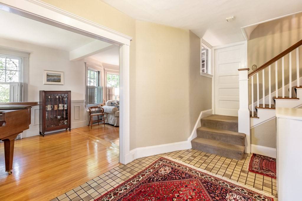 Milton, MA 02186,22 Hollis St
