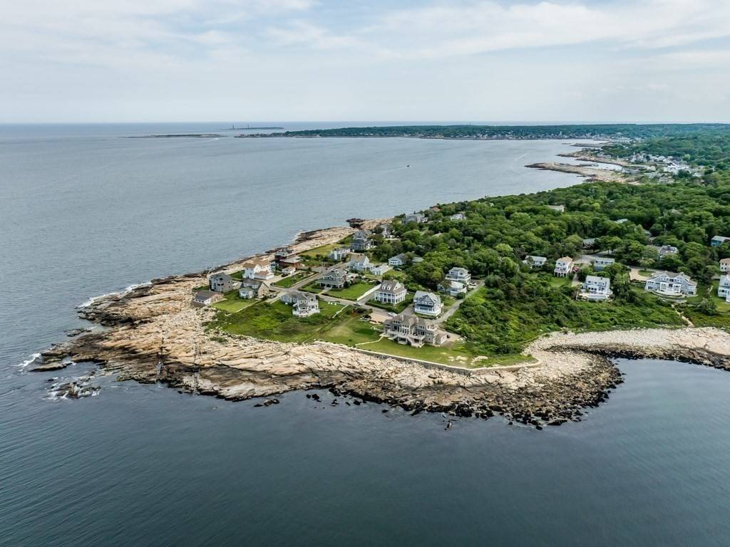 Rockport, MA 01966,3 Vine Ave