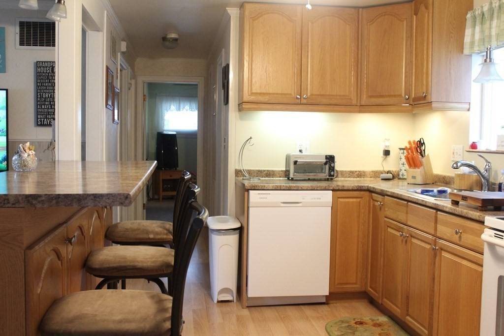 Bellingham, MA 02019,27 Silver Ave