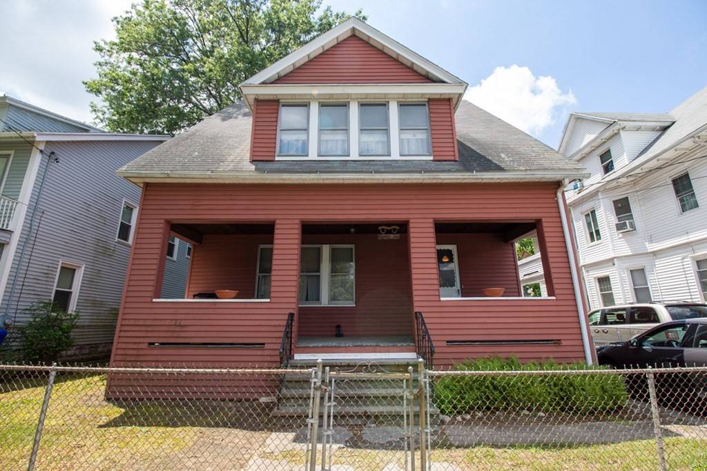 82 Whittier St, Springfield, MA 01108