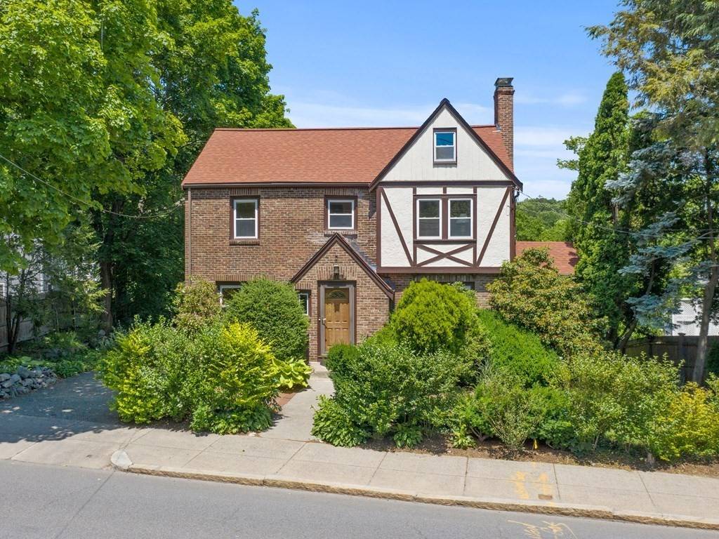 419 Pond St, Boston, MA 02130