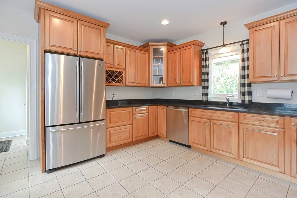 Medway, MA 02053,14 Phillips St.