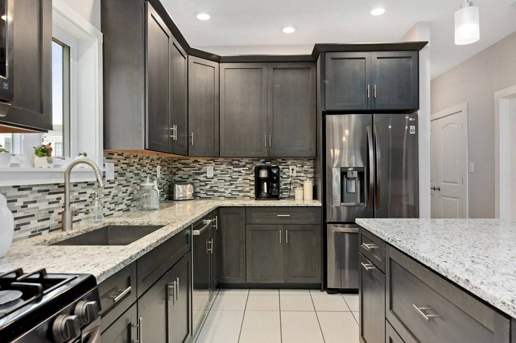 Newburyport, MA 01950,2 Highlawn Ter