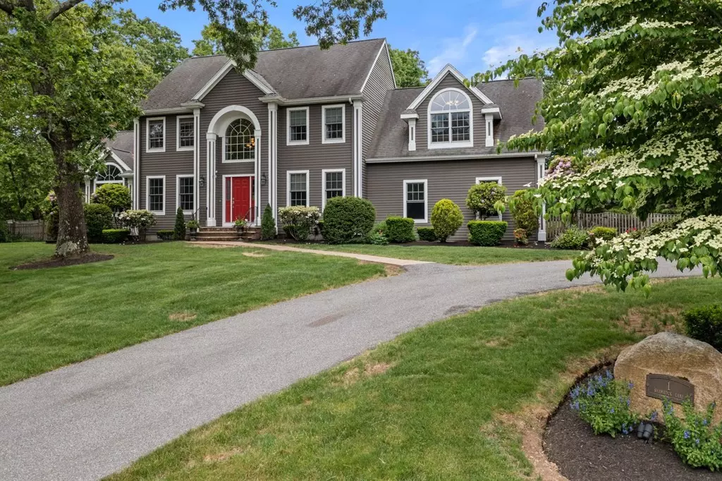 Medway, MA 02053,1 Shamrock Lane