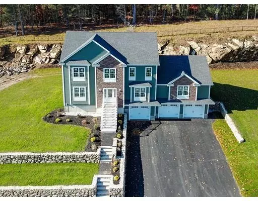 Billerica, MA 01821,10 Fieldstone Lane