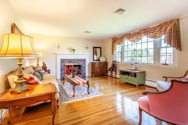 Concord, MA 01742,171 Hawthorne Ln