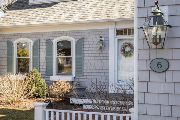 Barnstable, MA 02601,6 Sunbeam Ln