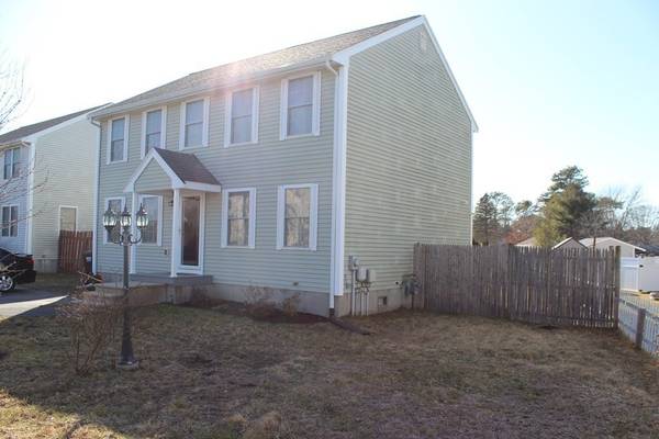 27 Nicholas Dr, Wareham, MA 02571