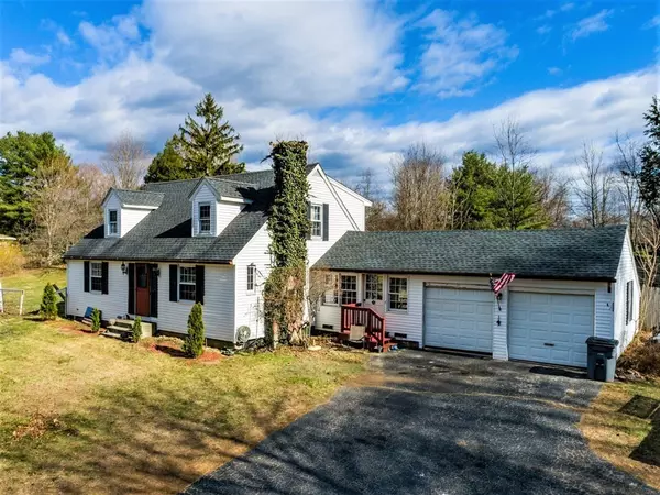 142 Townsend St, Pepperell, MA 01463