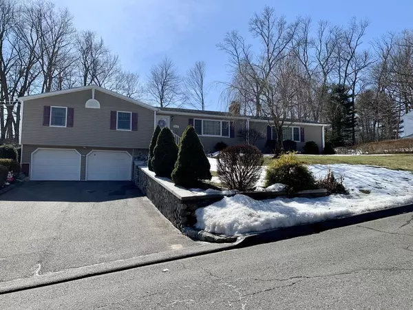 261 Wedgewood Drive, Naugatuck, CT 06770