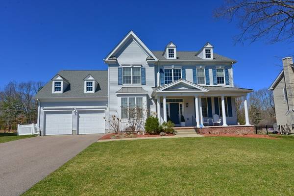 15 Lexington Dr, Walpole, MA 02032