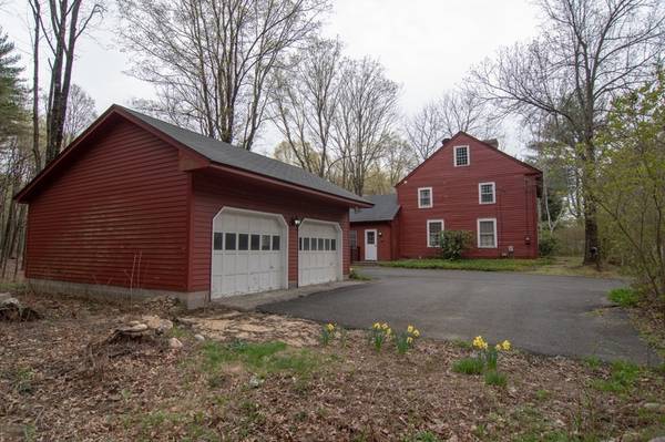 Leverett, MA 01054,335 Long Plain Rd