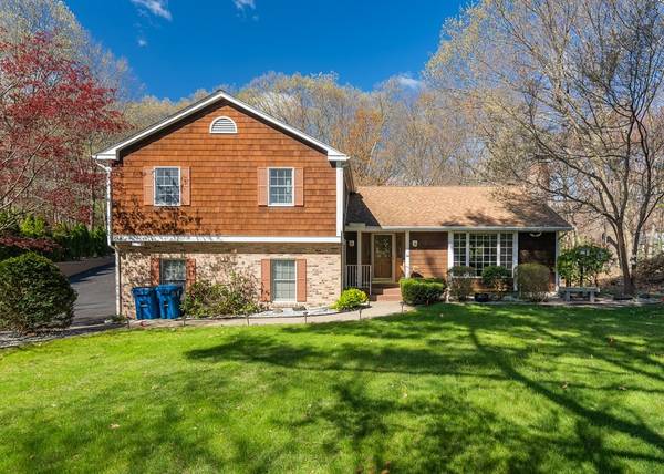 829 Piper Rd, West Springfield, MA 01089