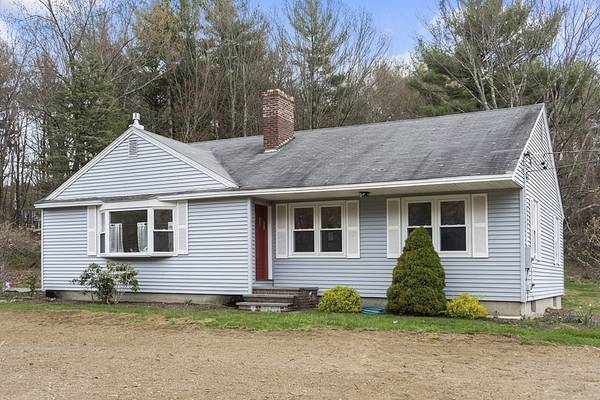 37 Clinton Rd, Sterling, MA 01564