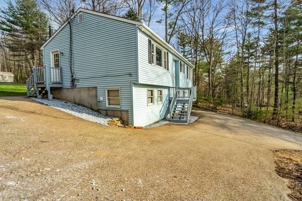 Warren, MA 01585,570 Cronin Rd