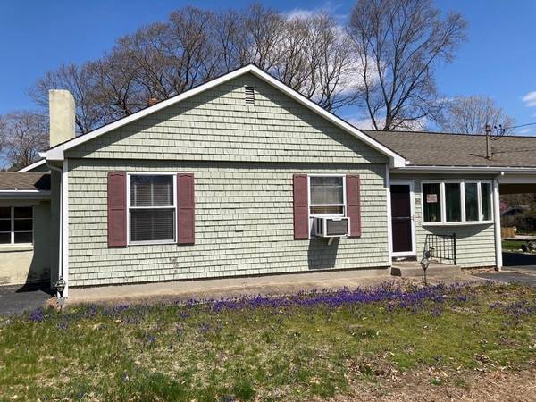 Seekonk, MA 02771,96 Joy St