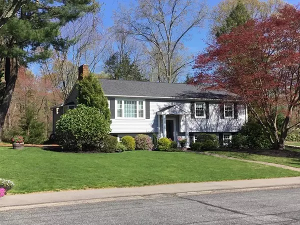 10 Stonybrook Road, Medfield, MA 02052