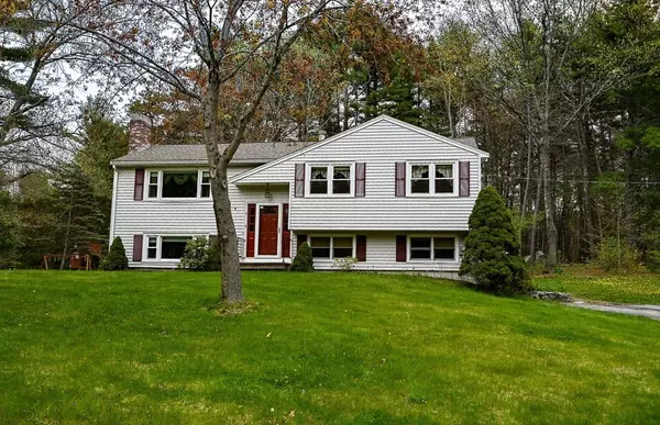 9 Canter Rd, Tyngsborough, MA 01879