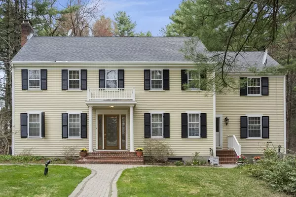 29 Saddle Ridge Rd, Dover, MA 02030