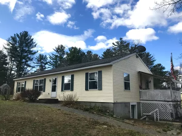 3 Snow St, Hanson, MA 02341