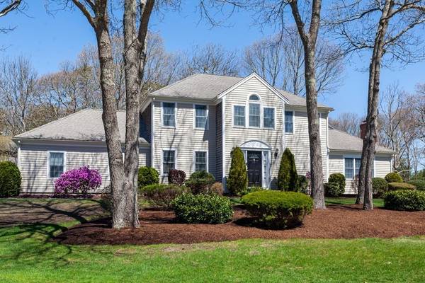 25 Rivers Edge Rd, Falmouth, MA 02536