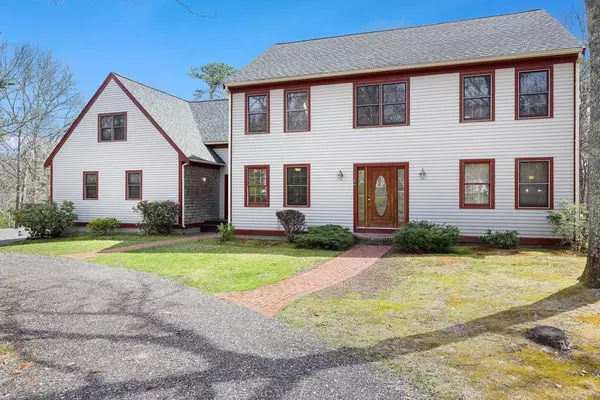 60 Bog River Bnd,  Mashpee,  MA 02649