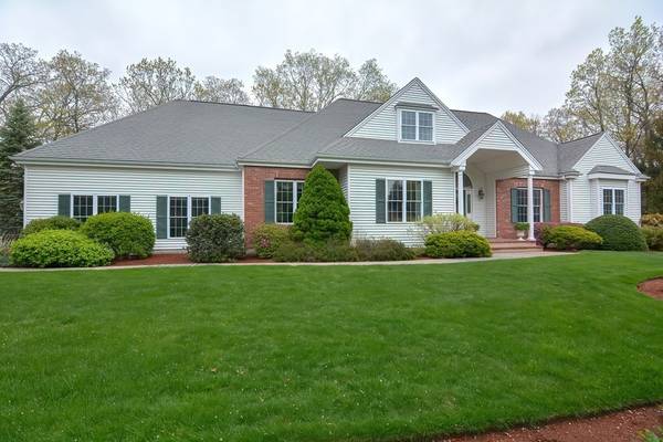 7 Wagon Wheel Rd, North Attleboro, MA 02760