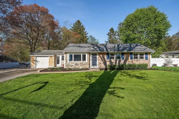 28 Riverside Cir, Marshfield, MA 02050