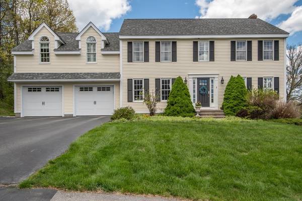 2 Old Salem Circle, Shrewsbury, MA 01545