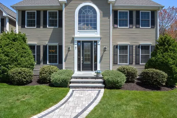 Mendon, MA 01756,7 Russell Court