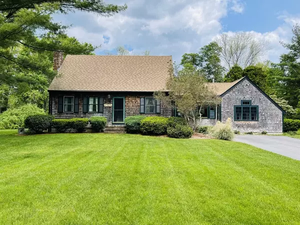 21 Long Point Rd, Lakeville, MA 02347