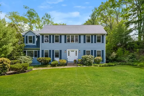 35 Acorn Pl, Franklin, MA 02038