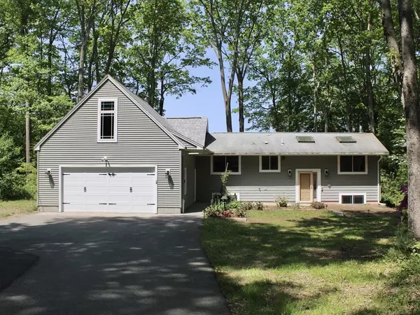 64 Pumpkin Ln, Charlton, MA 01507