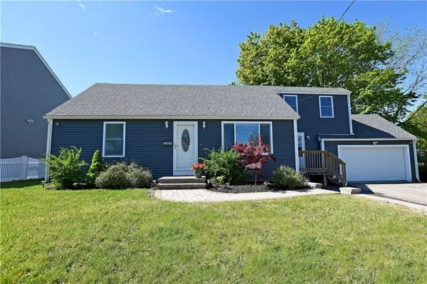 33 Vineyard Ave, East Providence, RI 02914