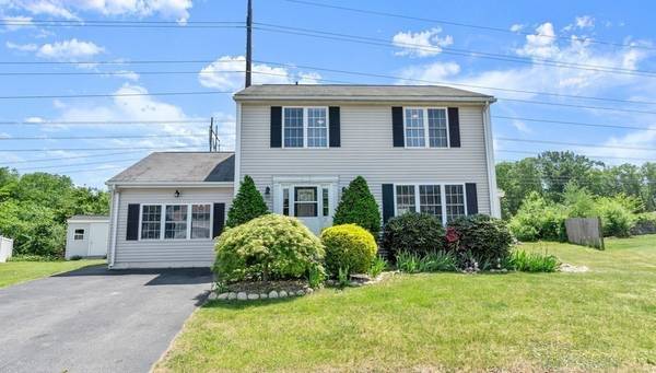 11 Meadowsweet Rd,  Shrewsbury,  MA 01545